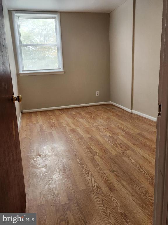 Building Photo - 6651 Claridge St