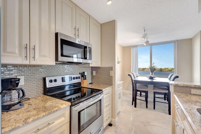 Building Photo - 1200 Scotia Dr