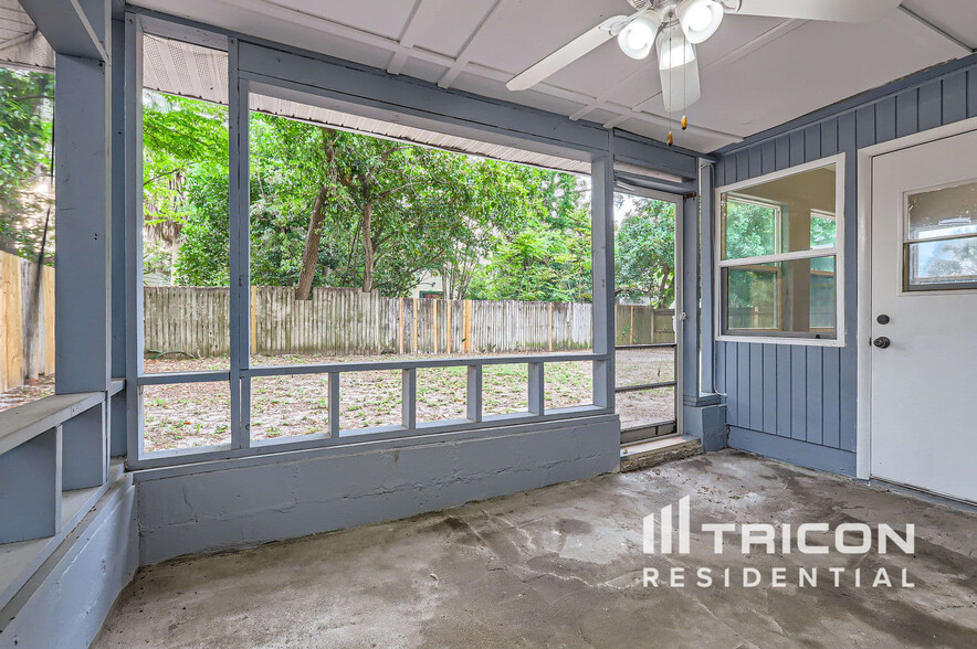 Building Photo - 131 E Virginia Ln