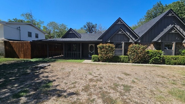 Building Photo - 1700 Kendolph Dr