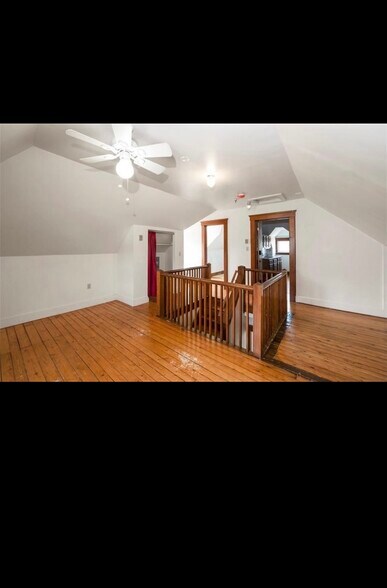 Family Room - 40 Grove Ave