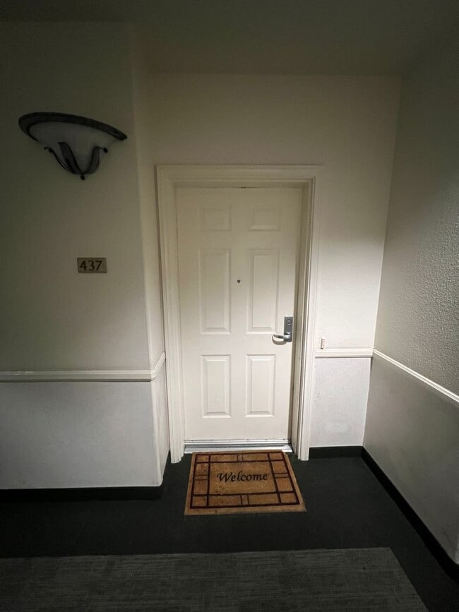 Building Photo - $3,595 - Beautiful and Spacious Downtown San Jose 2bd/2ba Condo in a Luxury Complex Next To SJSU