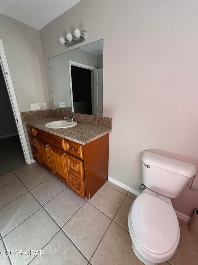 Building Photo - 754 Sherman Ave