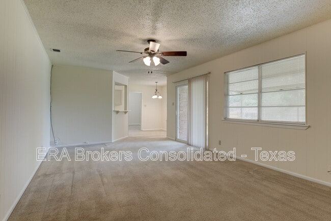 Building Photo - 641 Richfield Dr