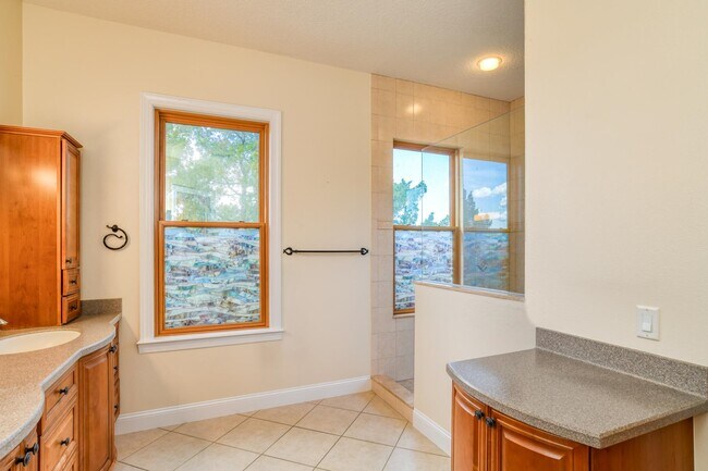 Building Photo - 201 N Forest Dune Dr