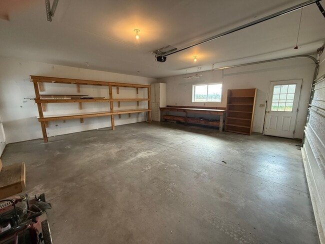 Building Photo - 3 bed 2.5 bath Victor home with pasture.