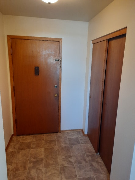 Building Photo - 114 Stimpson St