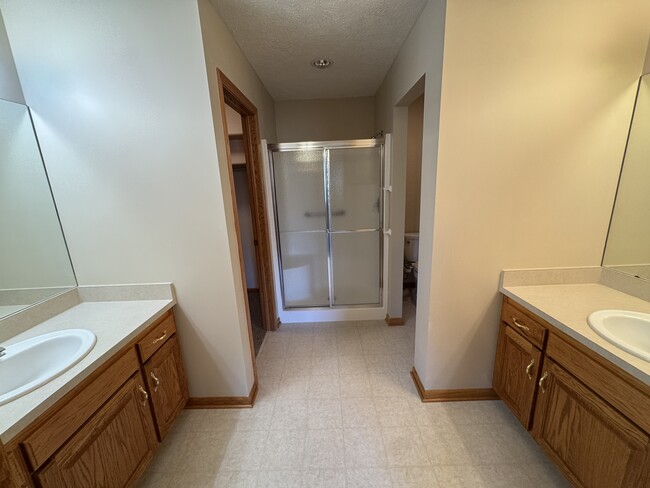 Building Photo - 2524 N Buckingham Rd