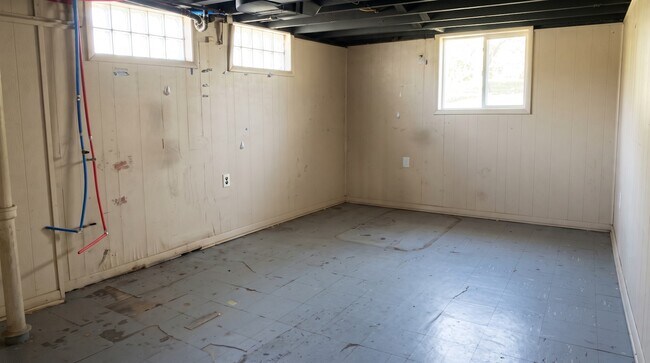 Building Photo - 20200 Monte Vista St