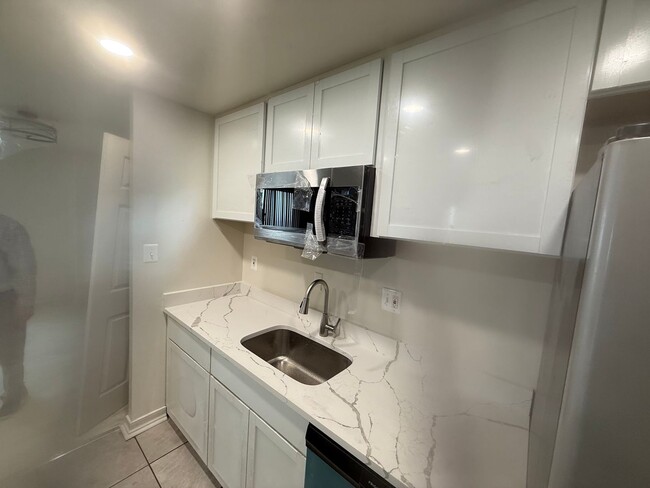 Building Photo - Beautiful Condo in Gaithersburg, MD