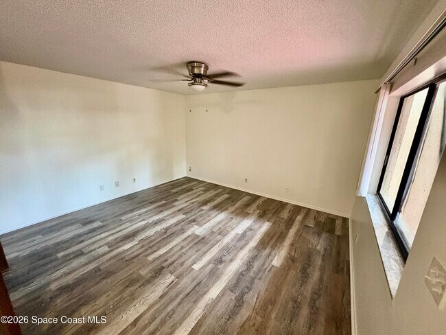 Building Photo - 8789 Live Oak Ct