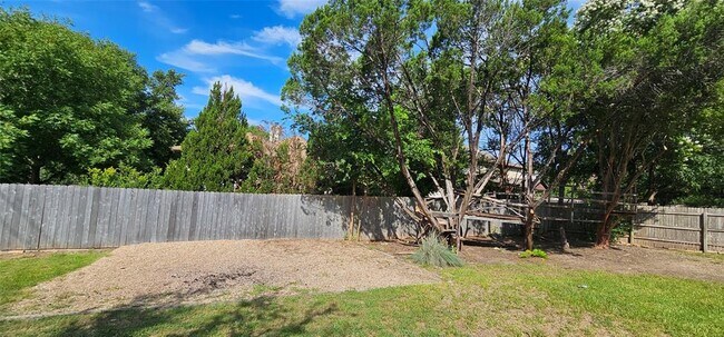 Building Photo - 11505 Emerald Falls Dr