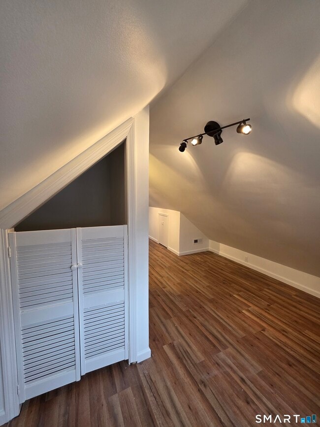 Building Photo - 784 Howe Ave