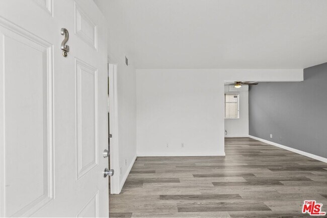 Building Photo - 1556 W 227th St