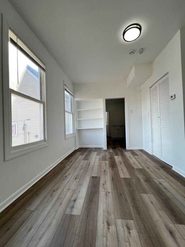 Building Photo - 5714 W Grand Ave