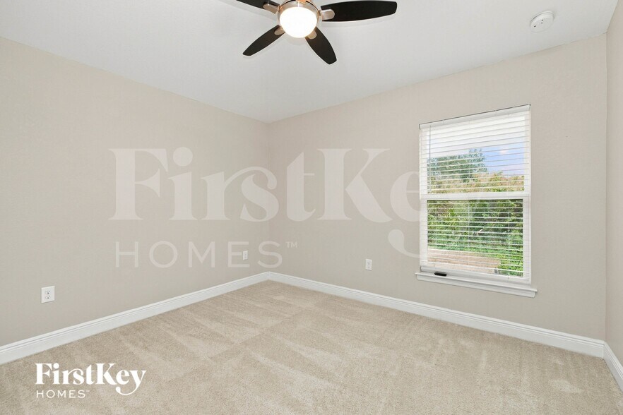 Building Photo - 446 Xingu Ct