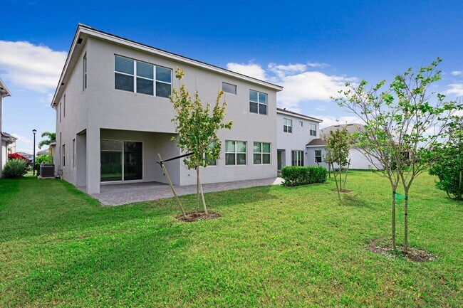 Building Photo - 14971 RedCove Pl