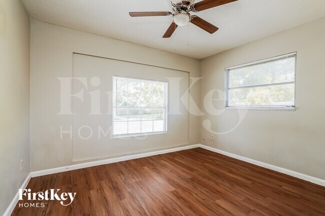 Building Photo - 1802 Ridgecrest St