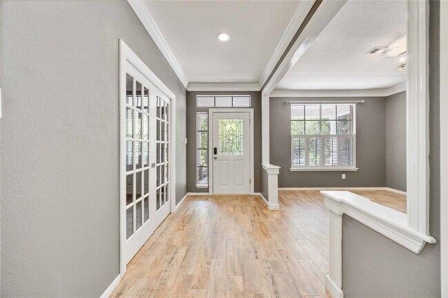 Building Photo - 11 Alden Glen Ct