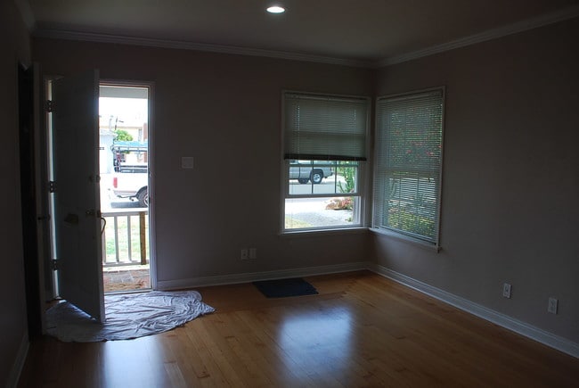 hardwood floors - 1636 Greenwood Ave