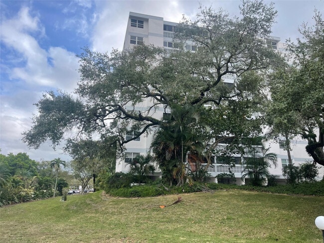 Building Photo - 3301 Spanish Moss Terrace