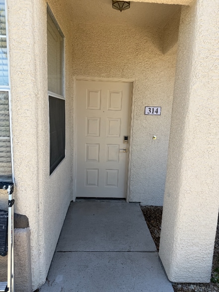 Building Photo - 75 N Valle Verde Dr