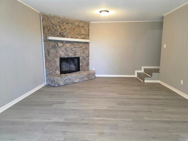 Building Photo - 216 Windhill Dr