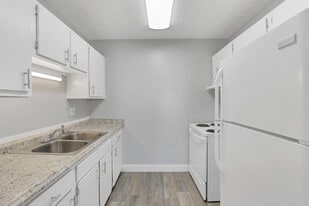 Building Photo - Pleasant View Apartments