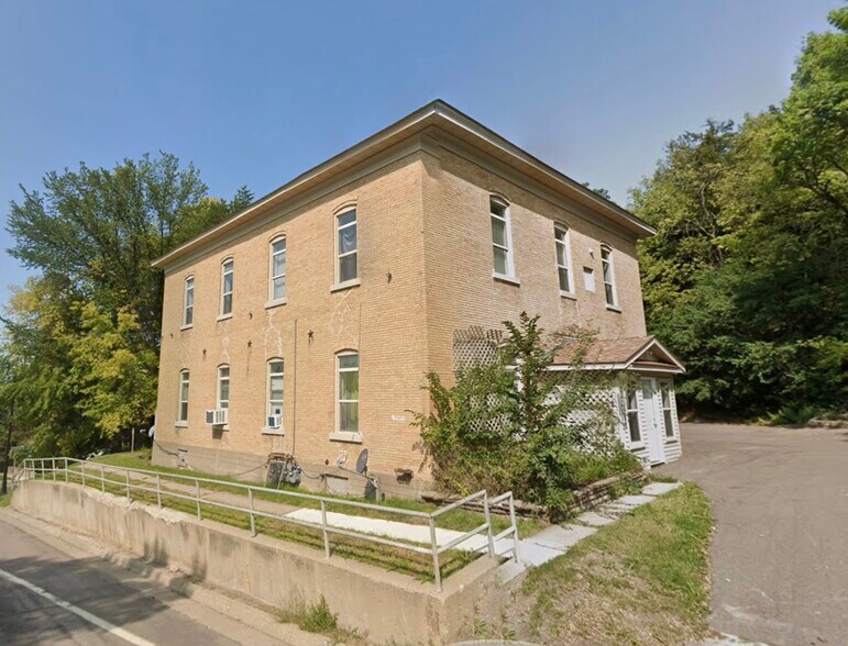 Primary Photo - 401 2nd St E