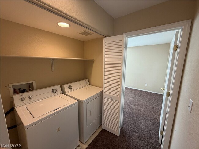 Building Photo - 9936 Fountain Walk Ave