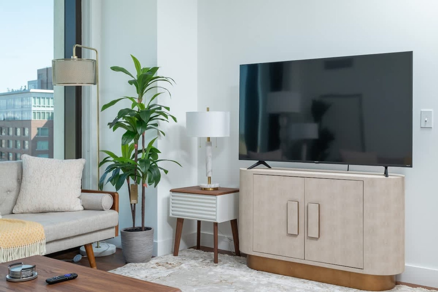 Building Photo - 212 Stuart St