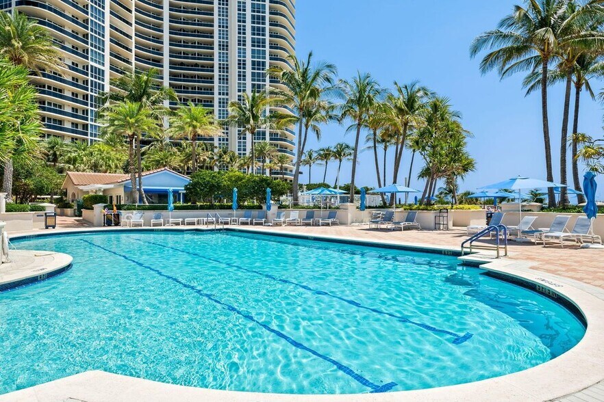 Building Photo - 3200 N Ocean Blvd
