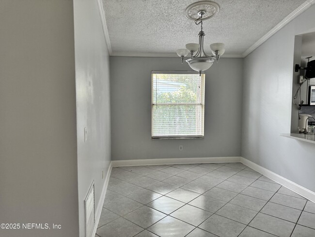Building Photo - 4742 Trevi Dr