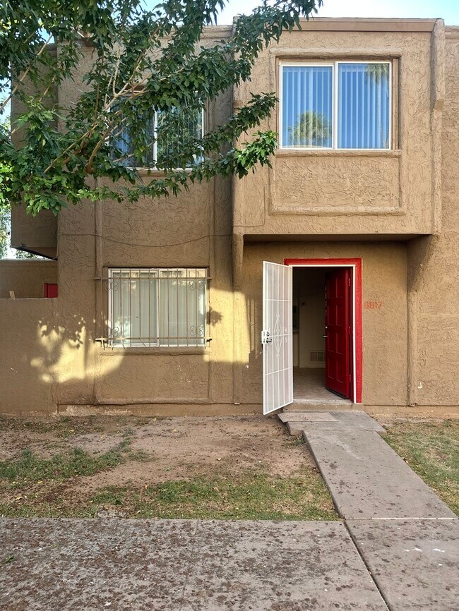 RENT TO OWN TOWN HOUSE 3 BEDROOMS 1 BATH ... 6817 W Devonshire Ave