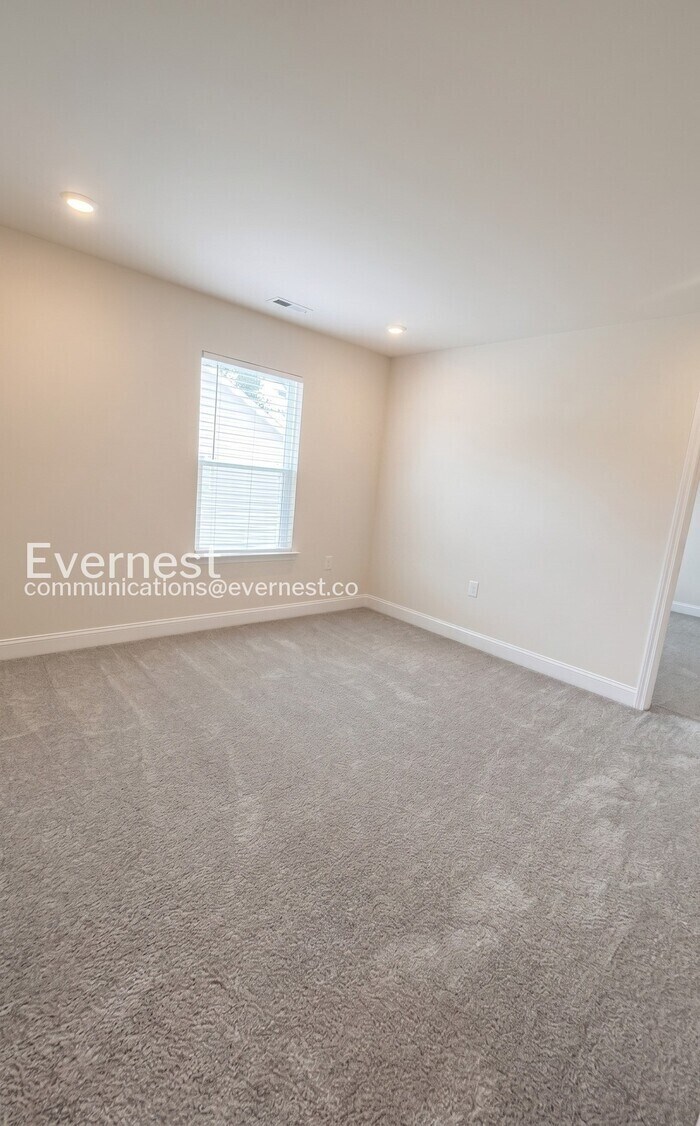 Building Photo - 8436 Jordan Meadow Dr