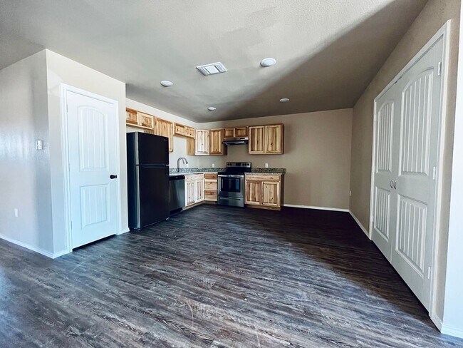 Building Photo - Spacious North Lubbock Home with Open Floor Plan & Fenced Yard