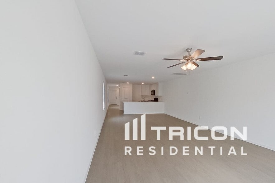 Building Photo - 907 Ponderosa Ln