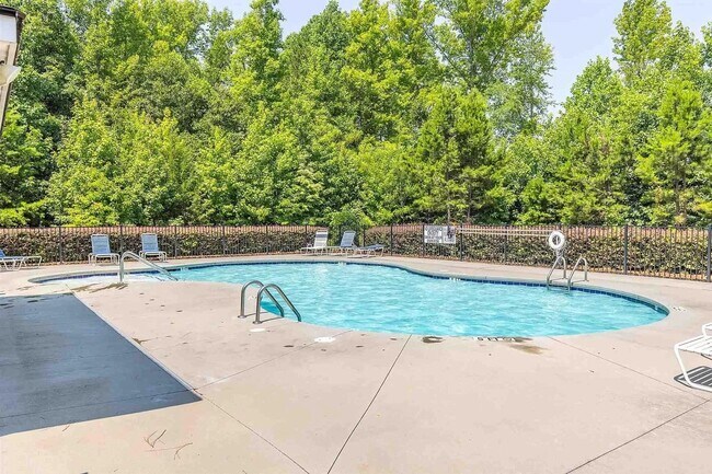 Building Photo - Spacious 4 BR, 2.5 BA, Master BR on Main, Conveniently Located Between Greenville and Spartanburg