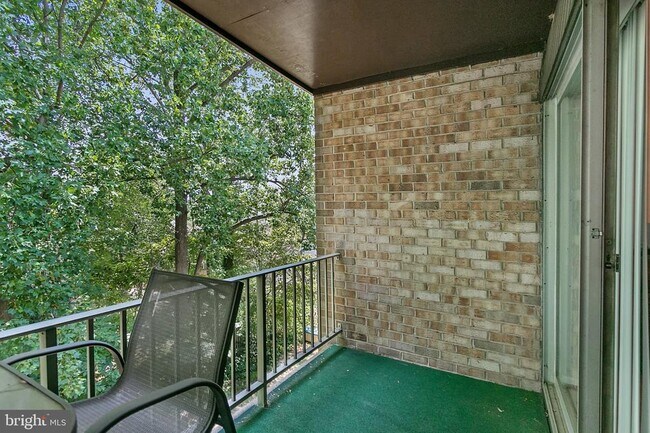 Building Photo - 3750 Bel Pre Rd