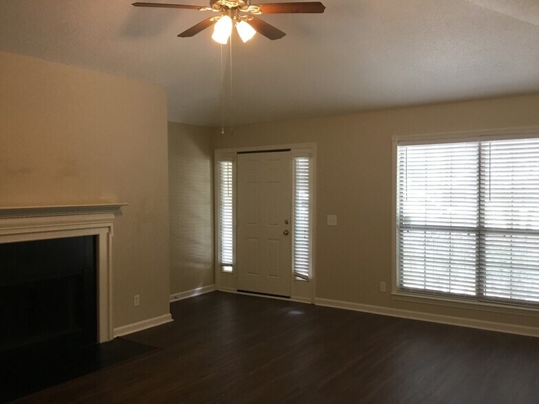 Building Photo - 311 Coffee Bluff Villa Rd