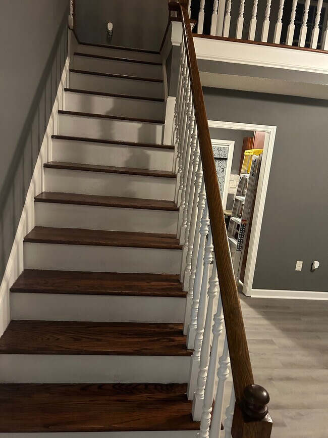 Building Photo - Room in House on Brian William Rd