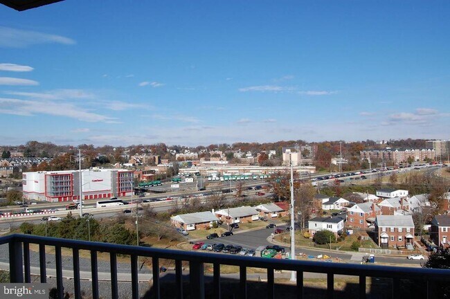 Building Photo - 1225 Martha Custis Dr