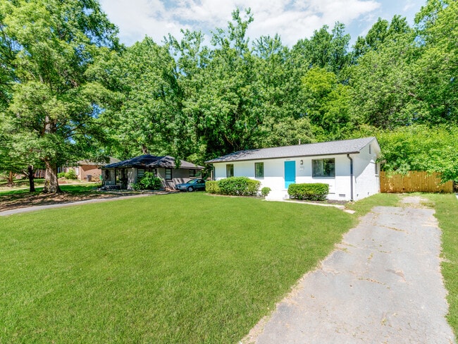 Building Photo - 4925 Springview Rd