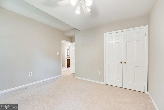 Building Photo - 12127 Holly Knoll Cir