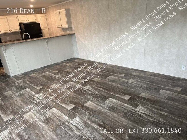 Building Photo - 216 Dean-R