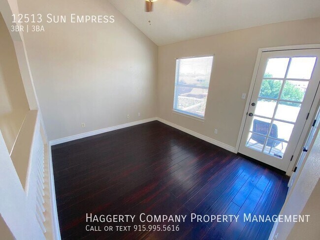 Building Photo - East El Paso 3 bed Refrig A/C with Loft an...