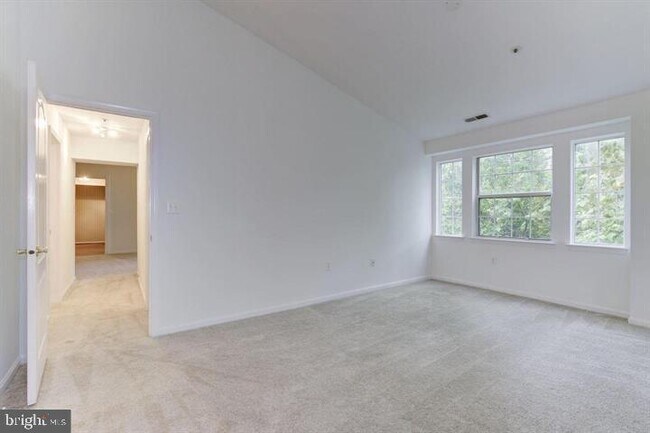 Building Photo - 8381 Montgomery Run Rd