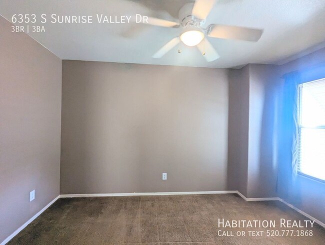 Building Photo - Deluxe Two-Story 3 Bedroom, 3 Bathroom Hom...