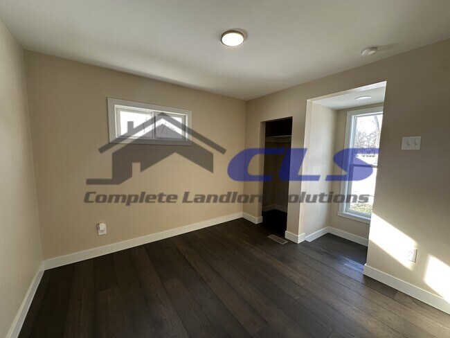 Building Photo - 2608 S 11th St