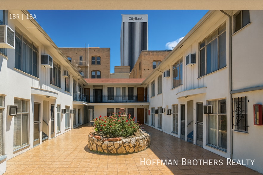 Building Photo - 628 S Ardmore Ave